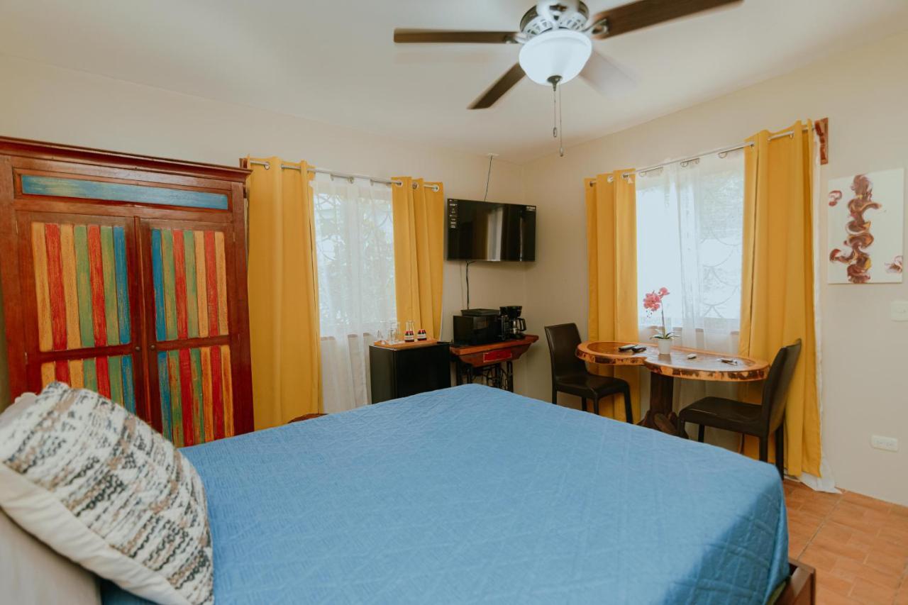 Oasis Diverse Adult Retreat 케포스 외부 사진