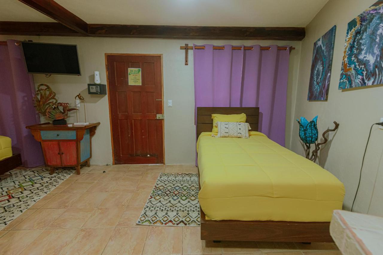 Oasis Diverse Adult Retreat 케포스 외부 사진